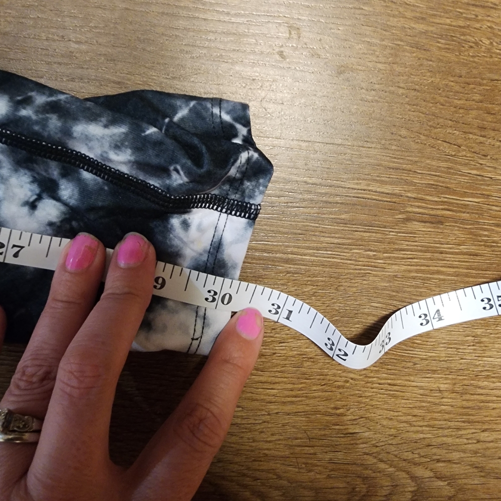 Betsey Johnson Black and White Tie-Dye Leggings - Picture 3 of 5